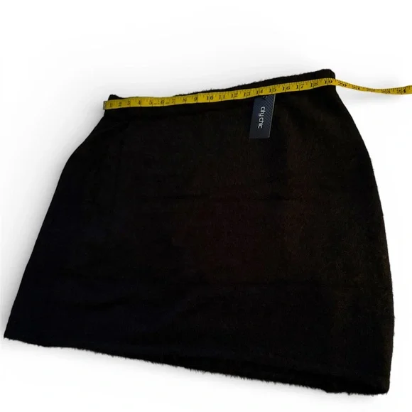 City Chic Fluffy Skirt - black                     Size L/20
New! - Picture 6 of 12